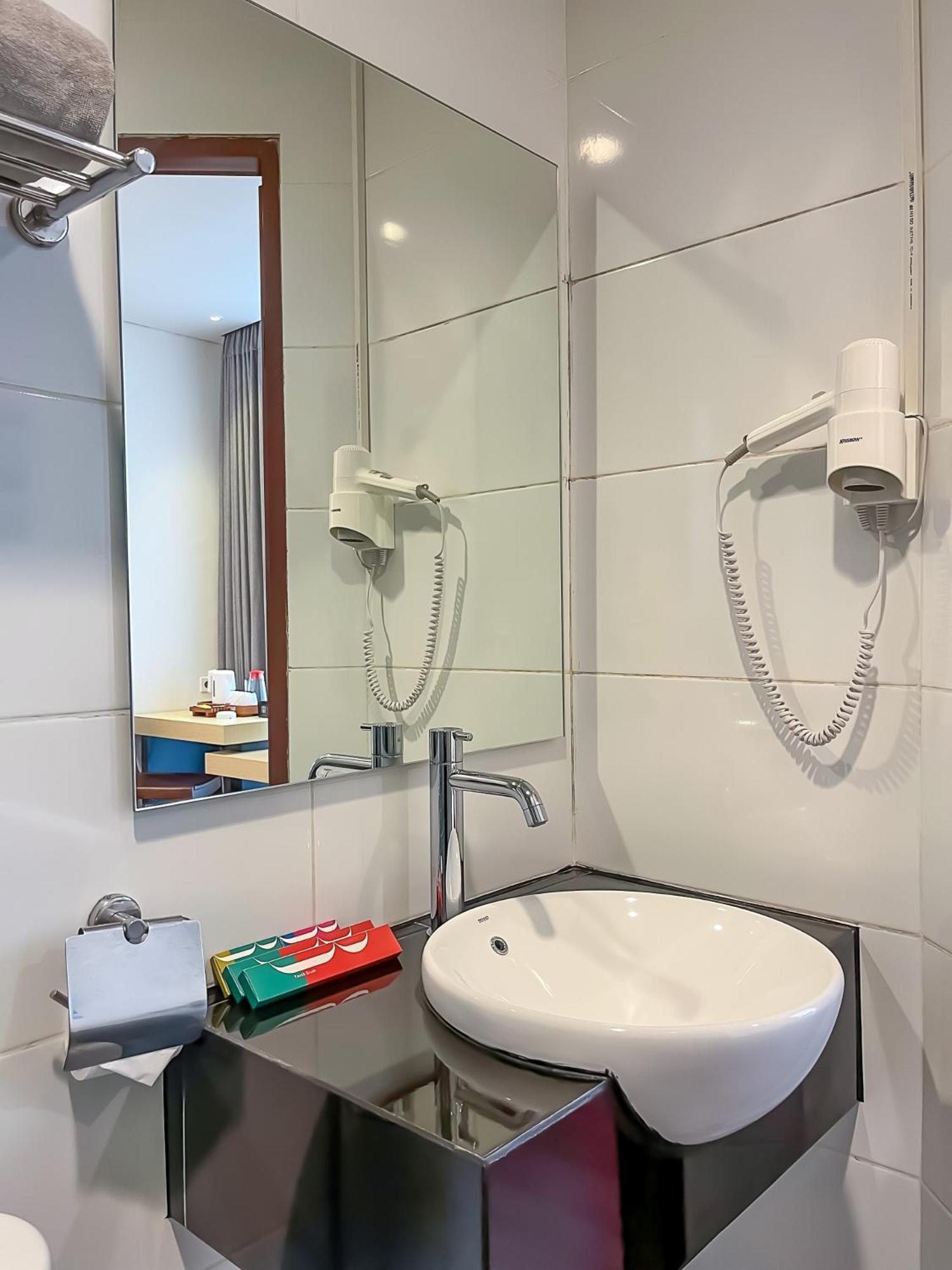 Hotel 88 Embong Malang Tunjungan Surabaya By Wh - Breakfast With The Best View On The Highest Floor And Strategic Location In The City Center Luaran gambar