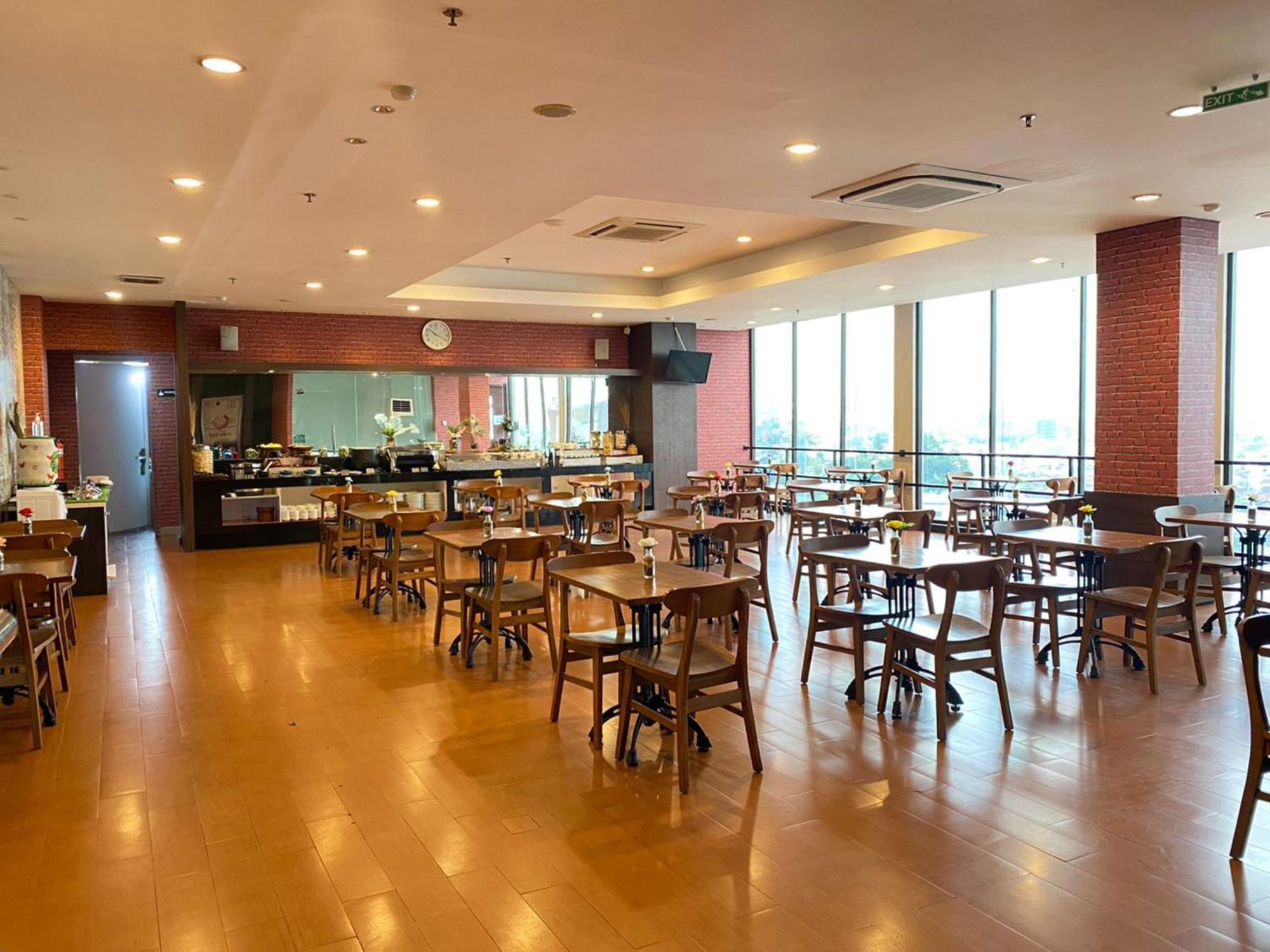Hotel 88 Embong Malang Tunjungan Surabaya By Wh - Breakfast With The Best View On The Highest Floor And Strategic Location In The City Center Luaran gambar