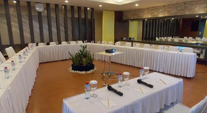 Hotel 88 Embong Malang Tunjungan Surabaya By Wh - Breakfast With The Best View On The Highest Floor And Strategic Location In The City Center Luaran gambar