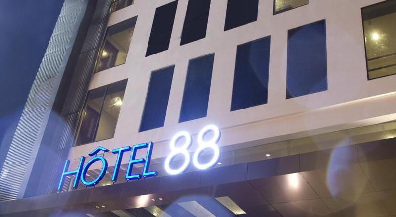 Hotel 88 Embong Malang Tunjungan Surabaya By Wh - Breakfast With The Best View On The Highest Floor And Strategic Location In The City Center Luaran gambar