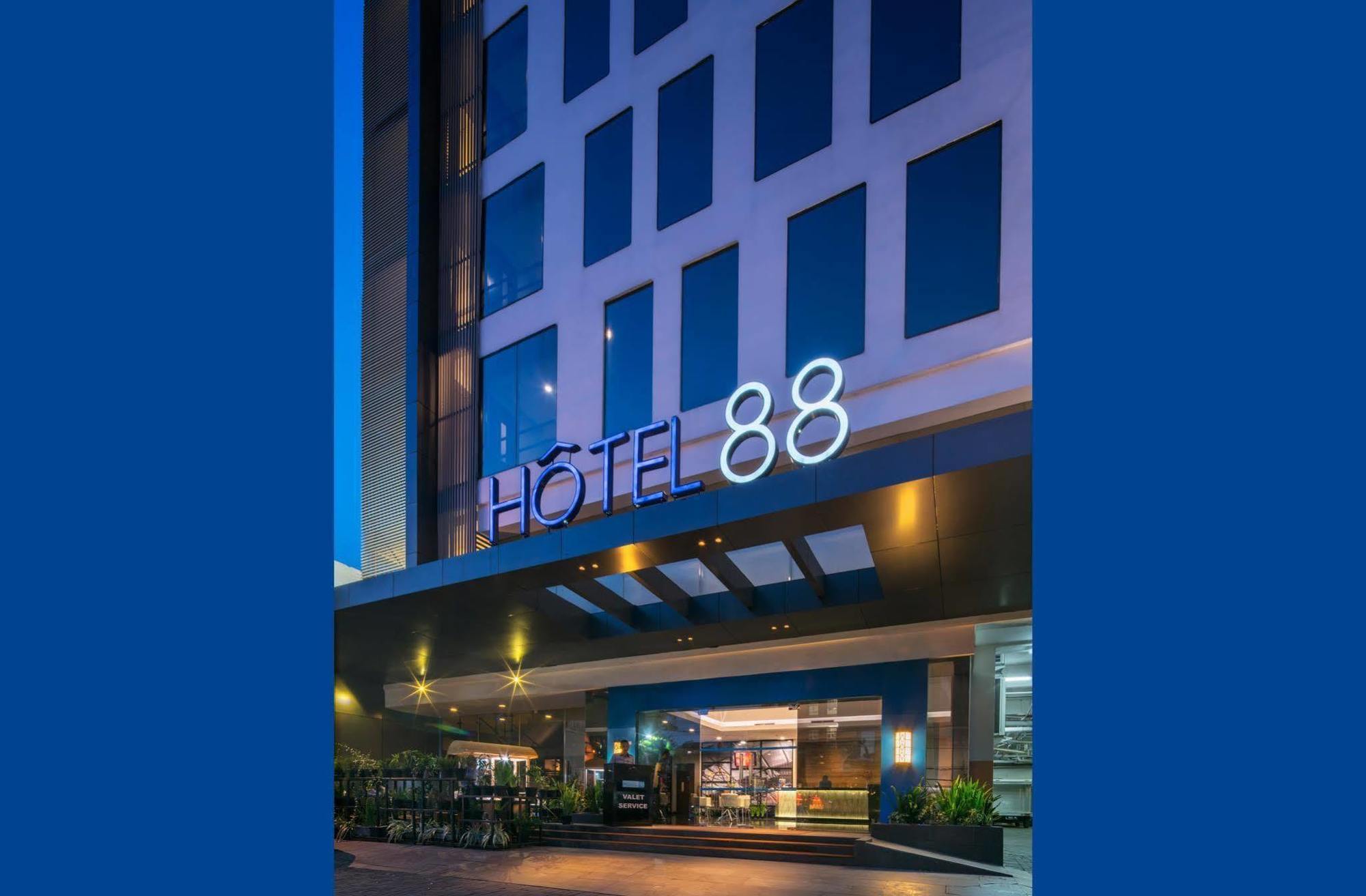 Hotel 88 Embong Malang Tunjungan Surabaya By Wh - Breakfast With The Best View On The Highest Floor And Strategic Location In The City Center Luaran gambar