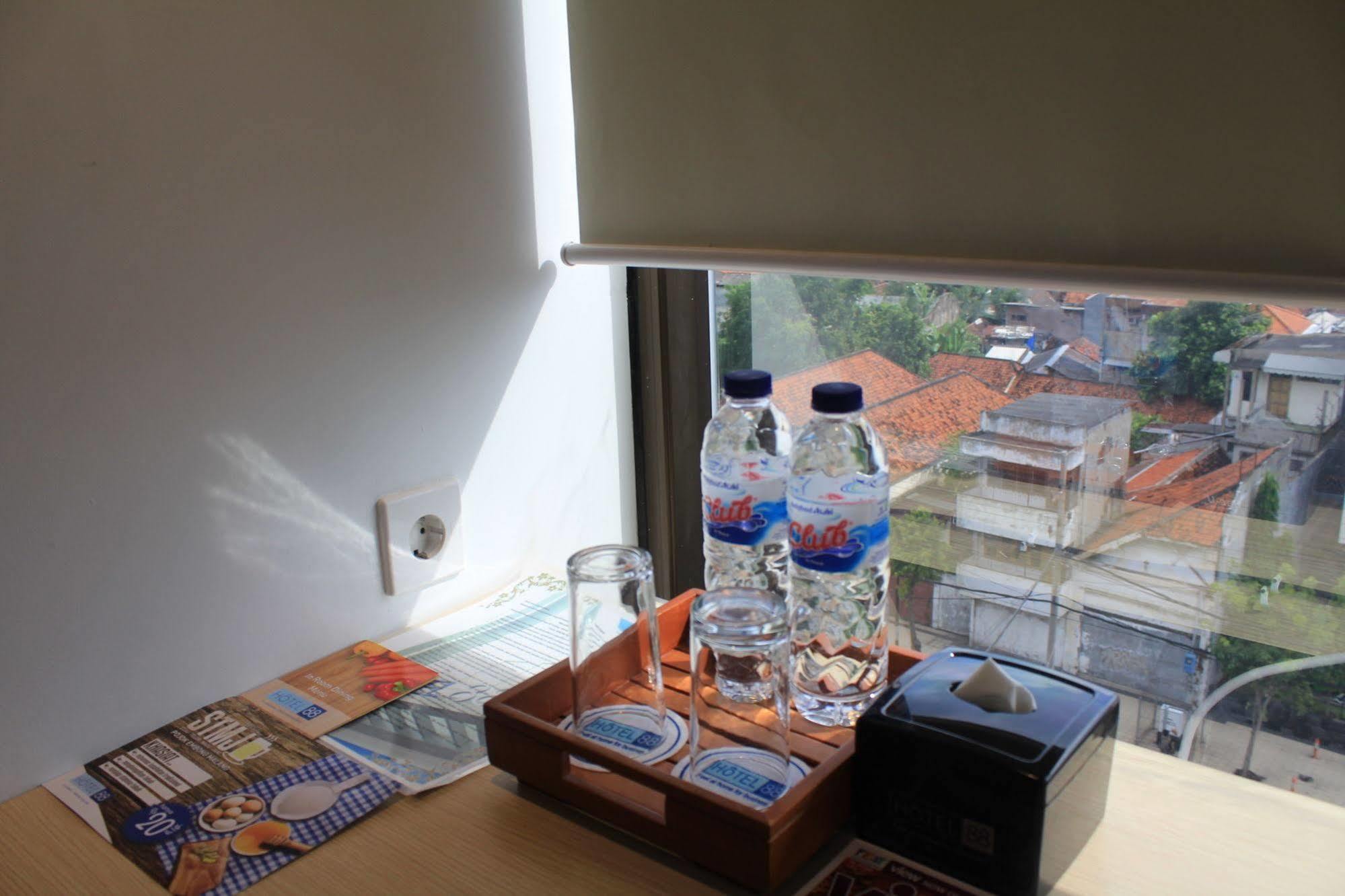 Hotel 88 Embong Malang Tunjungan Surabaya By Wh - Breakfast With The Best View On The Highest Floor And Strategic Location In The City Center Luaran gambar
