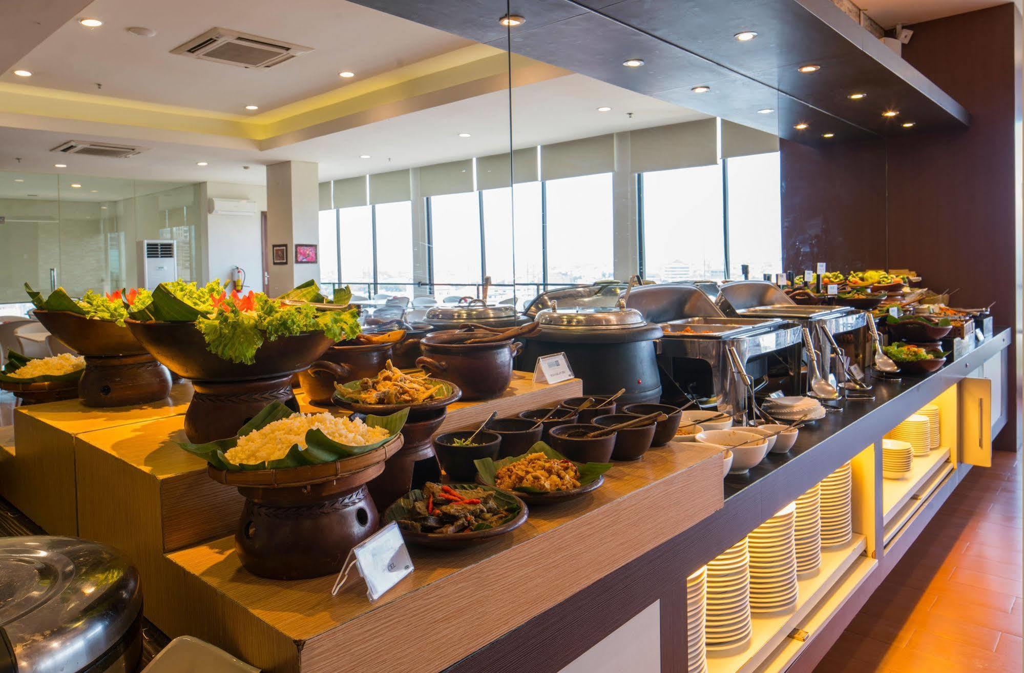 Hotel 88 Embong Malang Tunjungan Surabaya By Wh - Breakfast With The Best View On The Highest Floor And Strategic Location In The City Center Luaran gambar